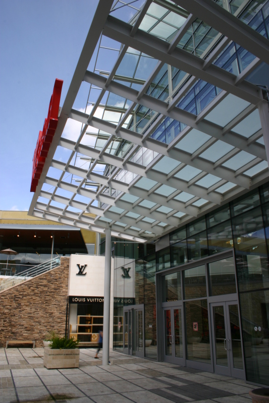 Louis Vuitton is now - Westfield Galleria at Roseville